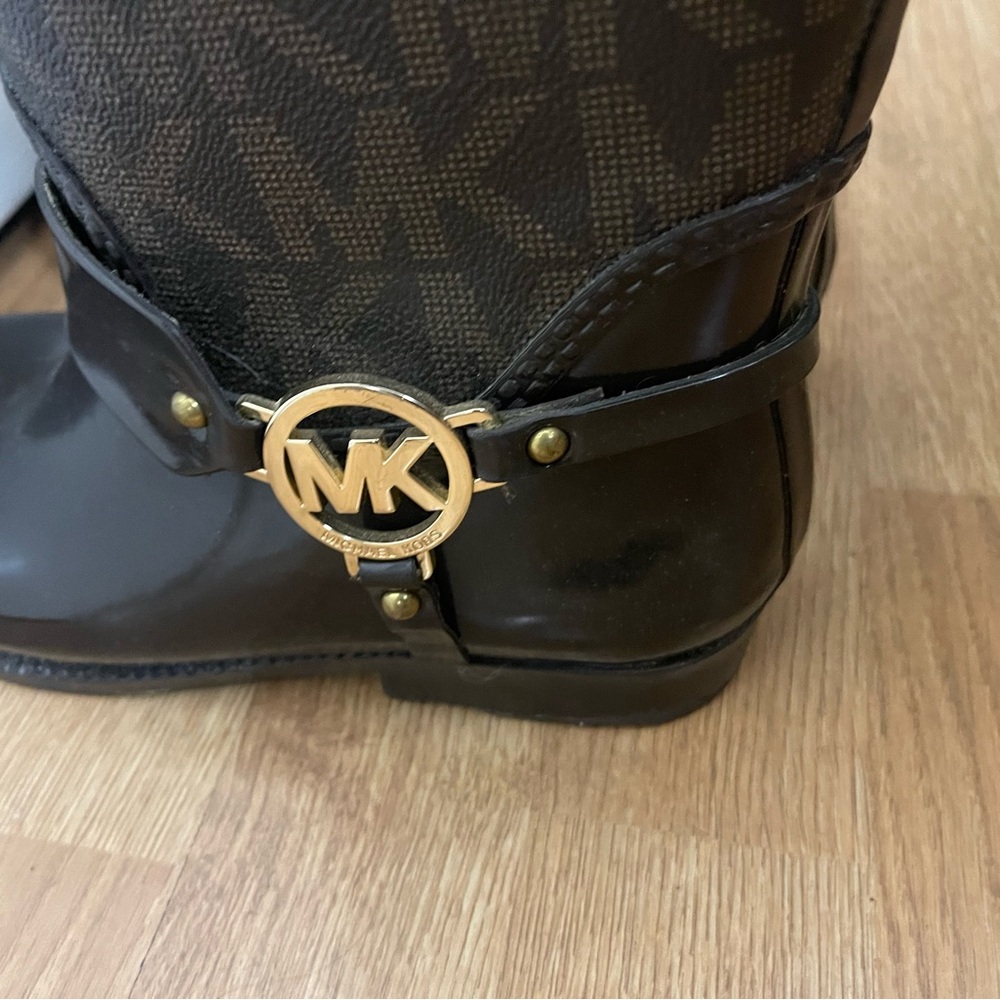 Michael Kors Women’s Size 7 Tall Brown Winter Rain Boots with Buckle Detail - Picture 5 of 11